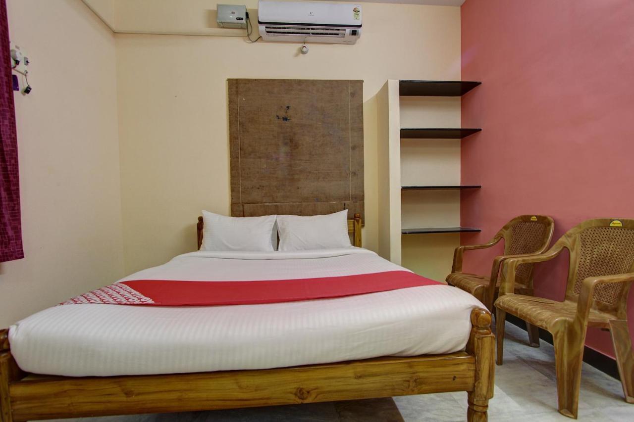 Oyo 38664 Rt Residency Otel Golden Rock Dış mekan fotoğraf