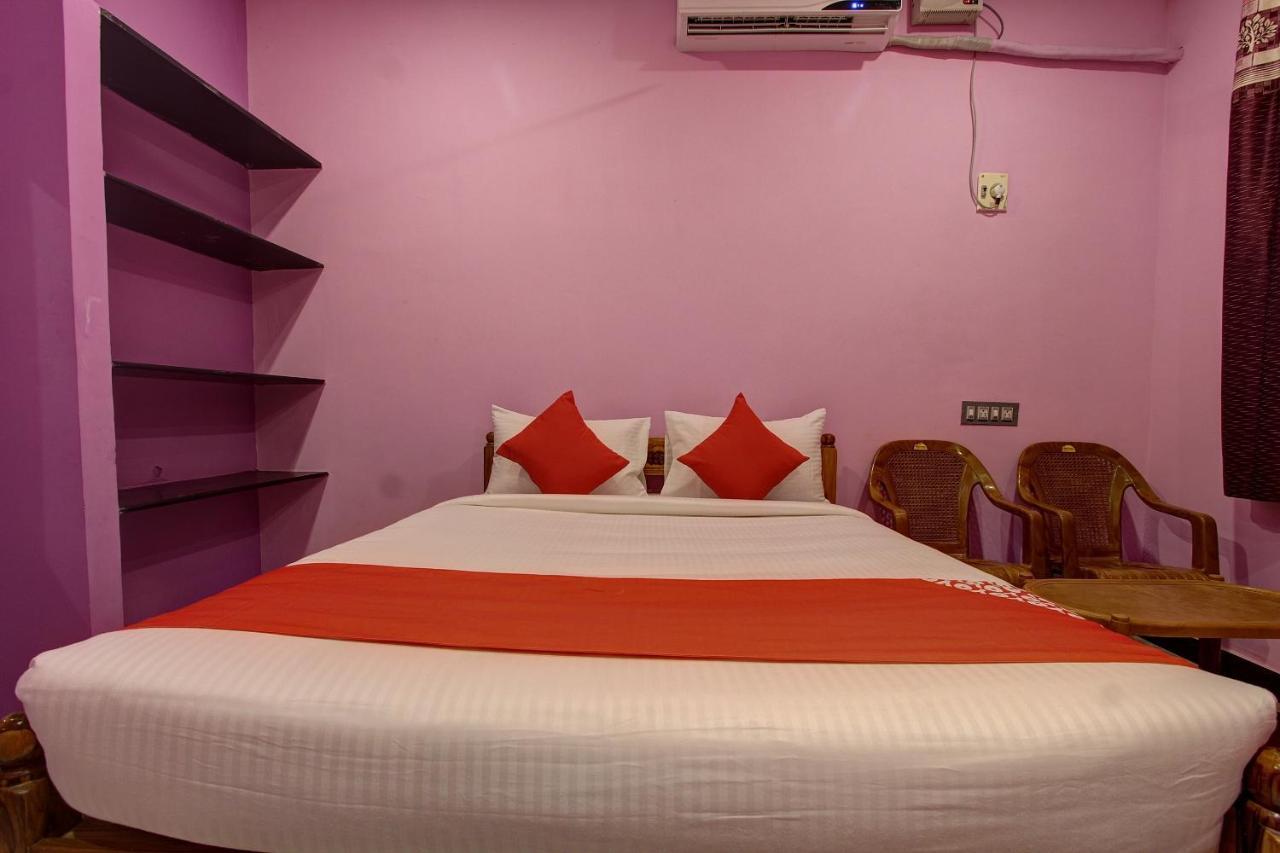 Oyo 38664 Rt Residency Otel Golden Rock Dış mekan fotoğraf