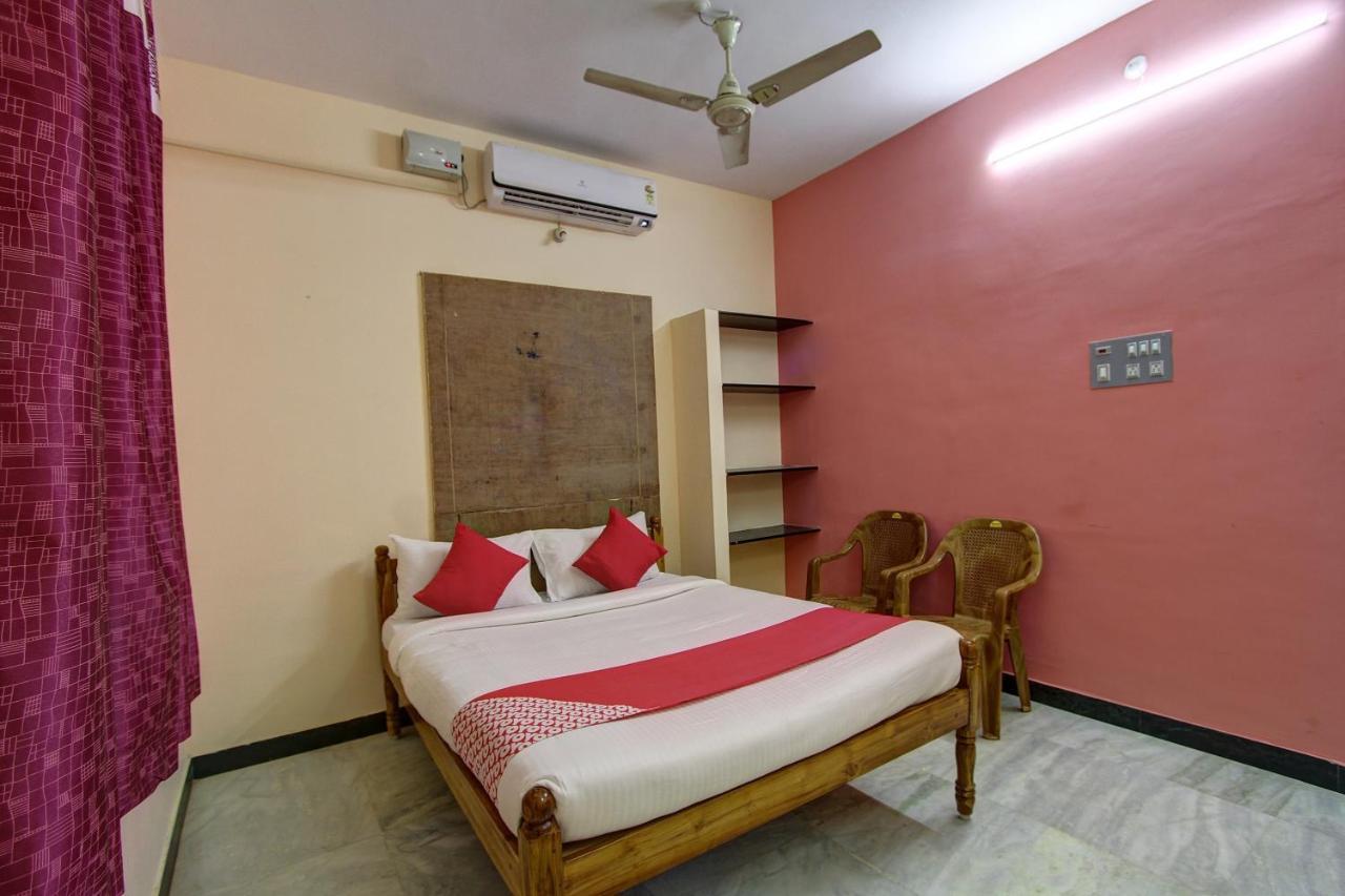 Oyo 38664 Rt Residency Otel Golden Rock Dış mekan fotoğraf