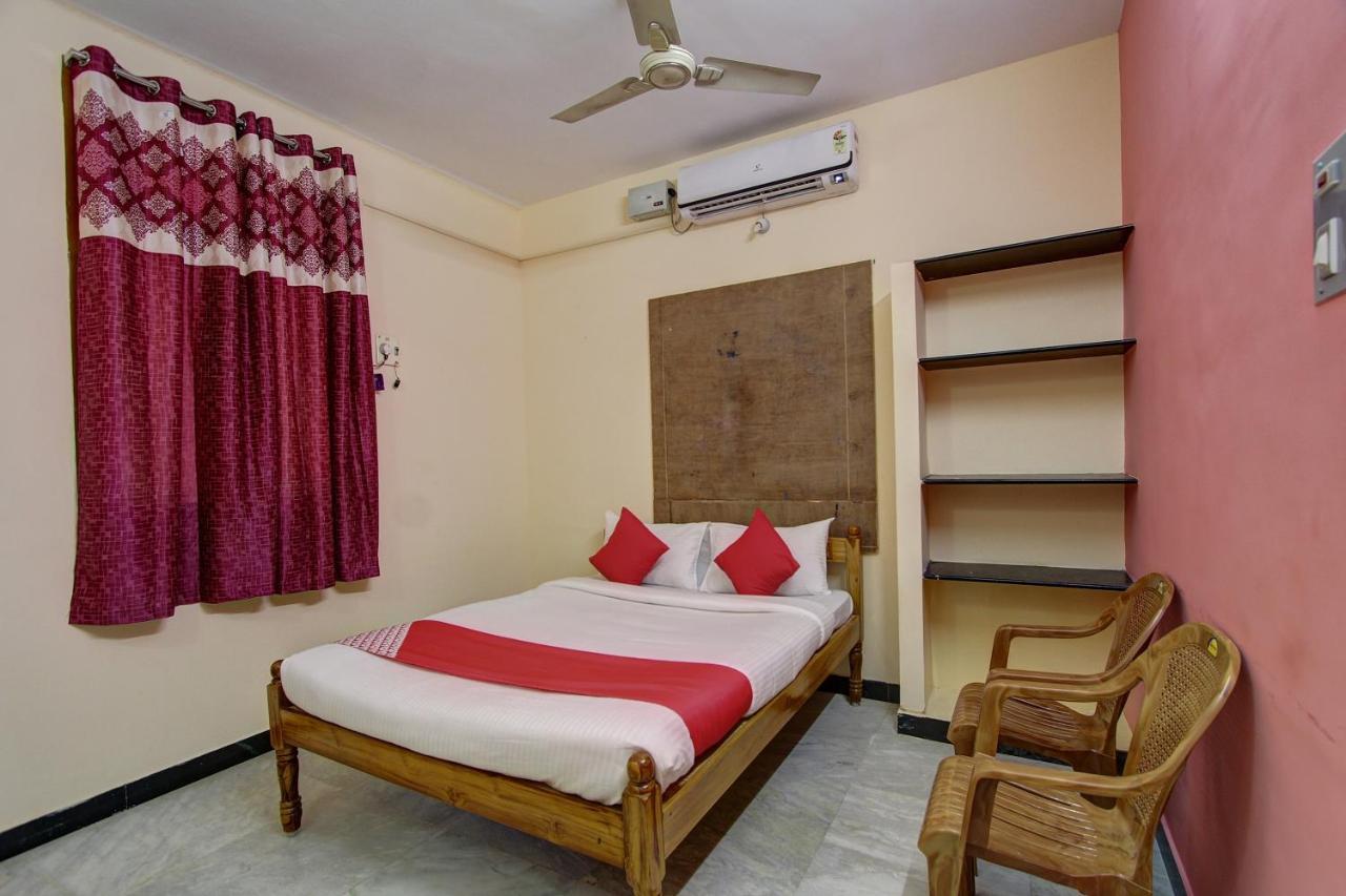 Oyo 38664 Rt Residency Otel Golden Rock Dış mekan fotoğraf